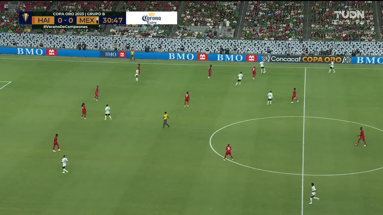 ¡TIRO ATAJADO! disparo por Uriel Antuna.