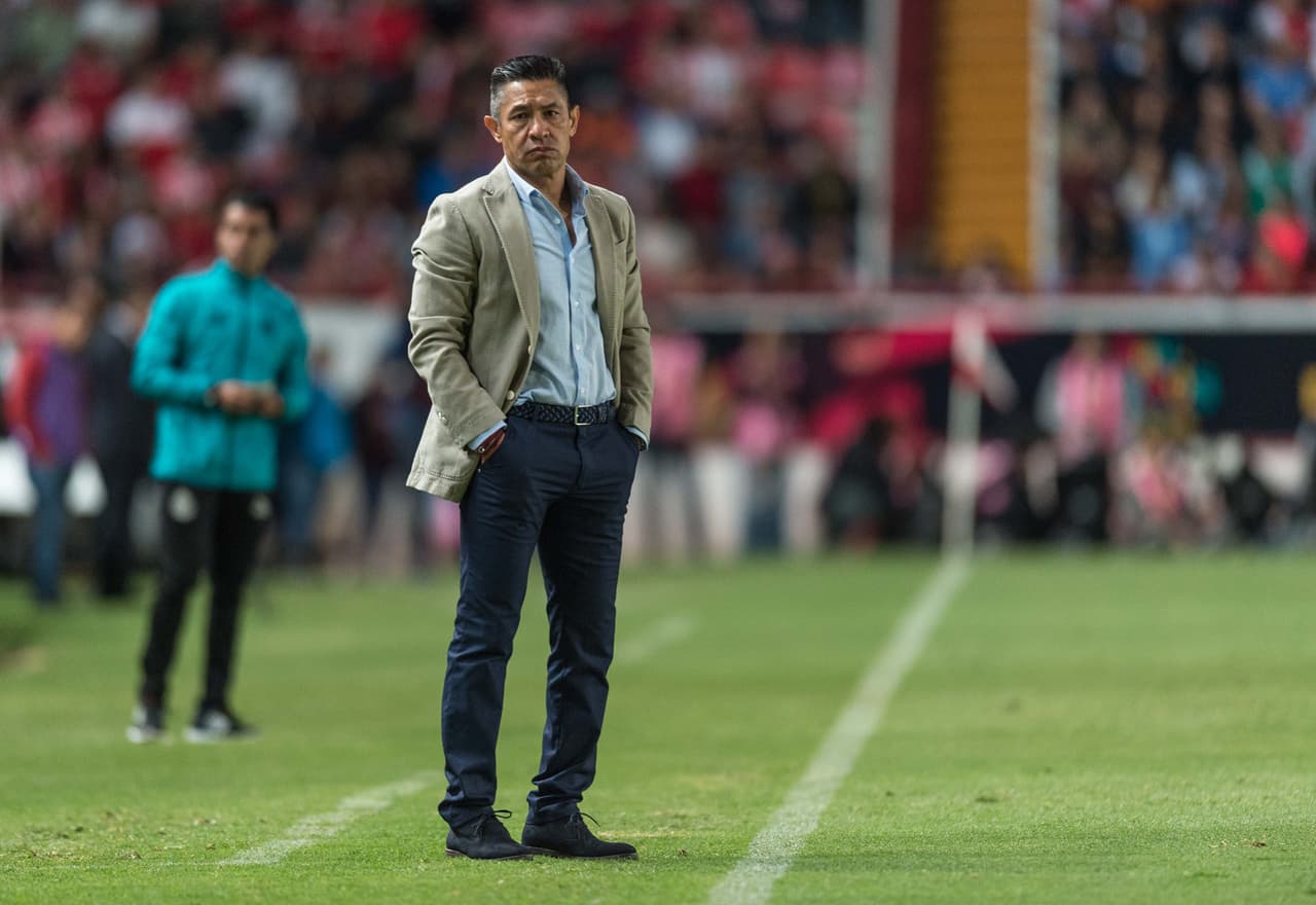 A inicios de mes, los Rayos del Necaxa hicieron oficial la salida de Ignacio Ambriz y dejó de ser su entrenador. Ahora se rumora que puede llegar a dirigir a Lobos BUAP.