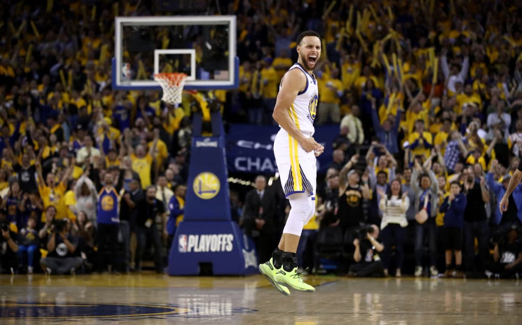 Stephen Curry fue el quinto mejor anotador de la NBA con 27.3 puntos en promedio por encuentro.