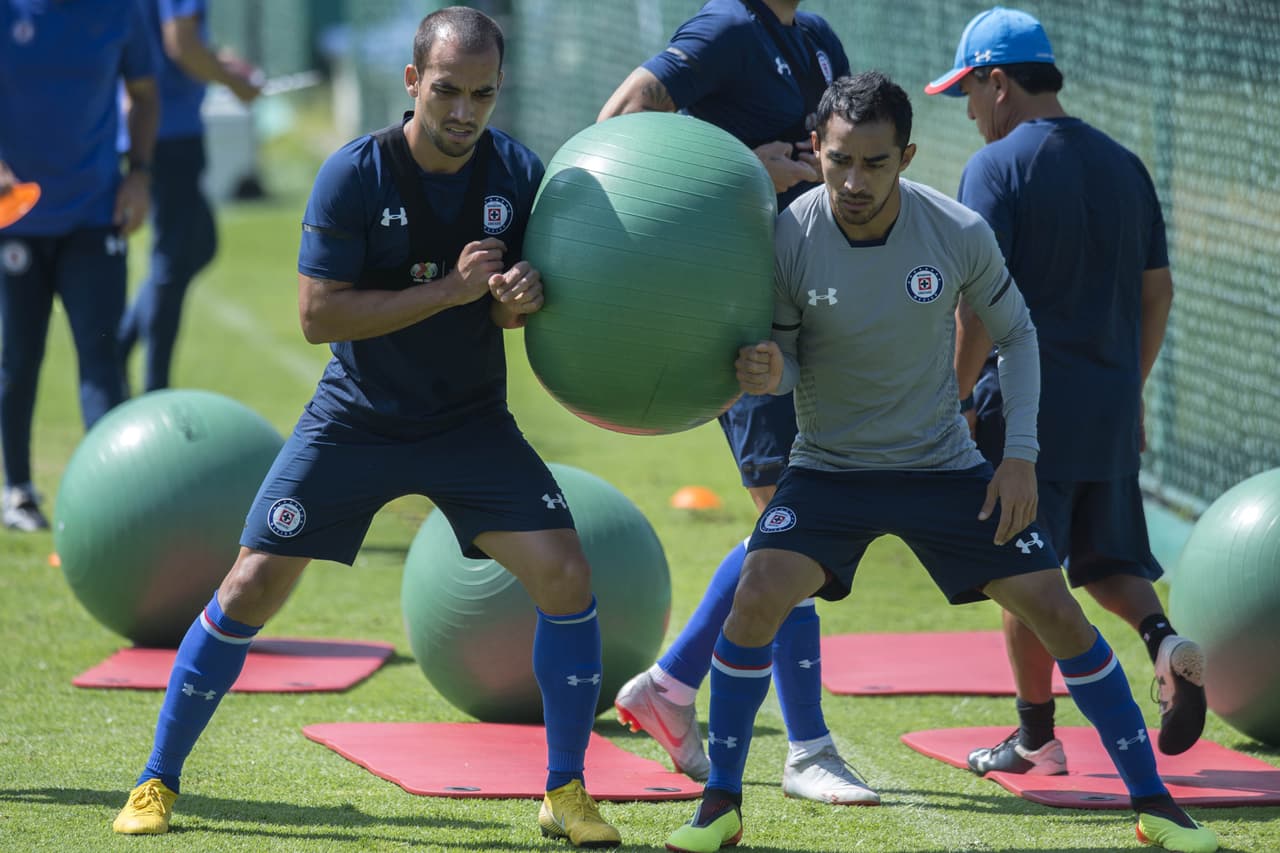 La lucha contra Pumas ha sido muy pareja y en la actualidad ambos equipos capitalinos está empatados con 10 puntos.