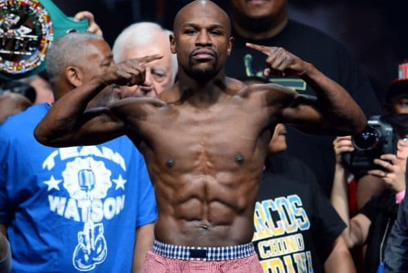 Serio, sin mucho ruido, Mayweather marcó en la romana 146 libras.