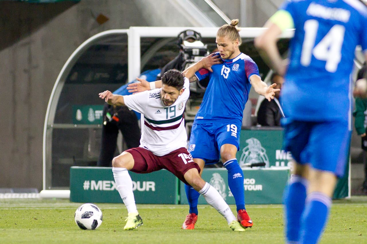 Oribe Peralta (6): Entró y cumplió pero tuvo muy poca participación, cubrió bien la pelota cuando tuvo oportunidad pero no trascendió.