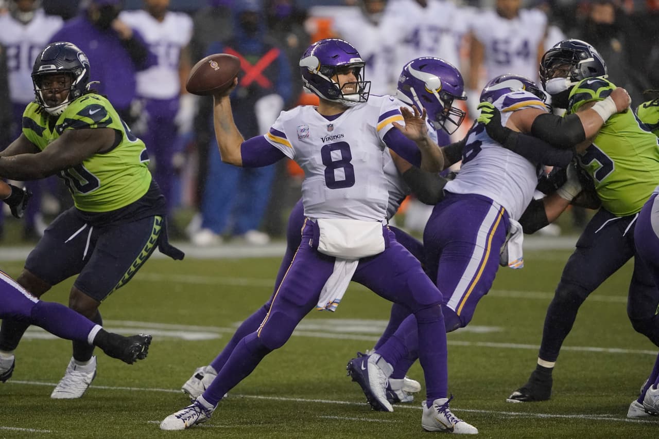 Los Seattle Seahawks consiguen ganar el encuentro en los últimos segundos del partido con un apretado marcador de 26-27 a favor.