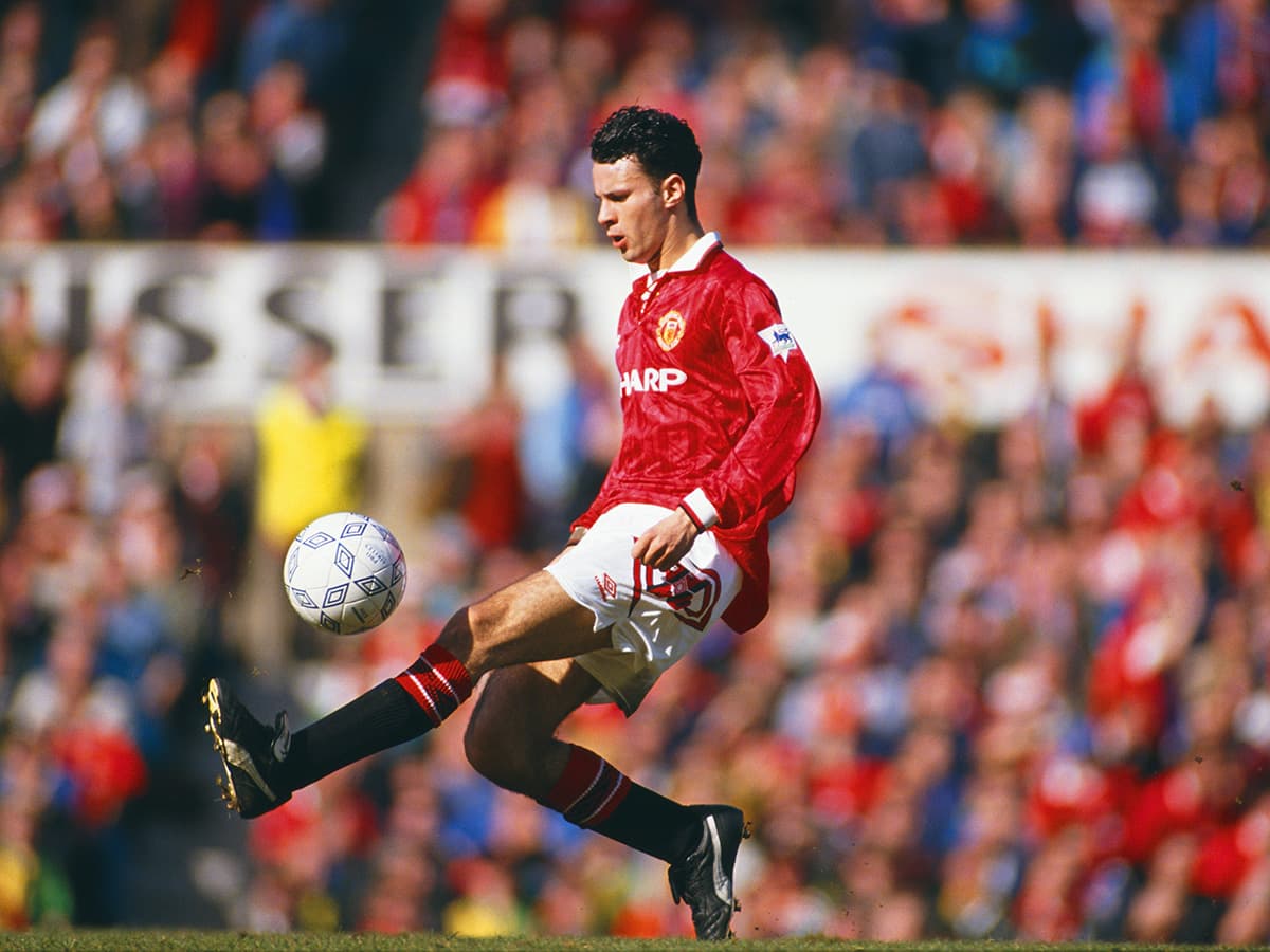 En la campaña 1993/94 el Manchester United con Ryan Giggs ganó 2-0 al Norwich City y al final se quedó con el título con 92 puntos, llegando a tener 8 victorias consecutivas y 22 jornadas de invicto.