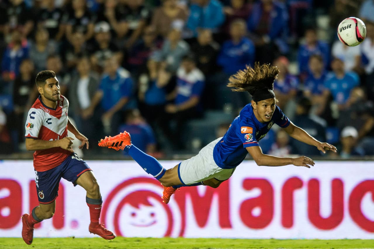 Fue un partido de mucho sufrimiento. Los fantasmas de los fracasos recientes rondaron en el Estadio Azul.