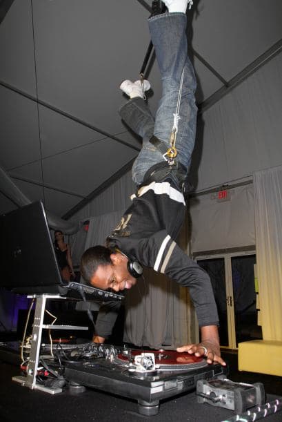 Así se vivió la noche previa al Superbowl en Indianápolis, donde varios famosos se reunieron por toda la ciudad. 