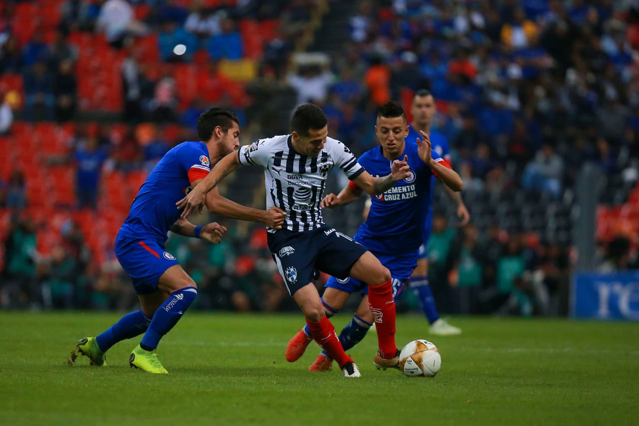 <b>Celso Ortíz: 6. Buen juego a la hora de destruir el juego rival, su trabajo es de gran exigencia y lo cumple, pero no aporta ofensivamente. </b>