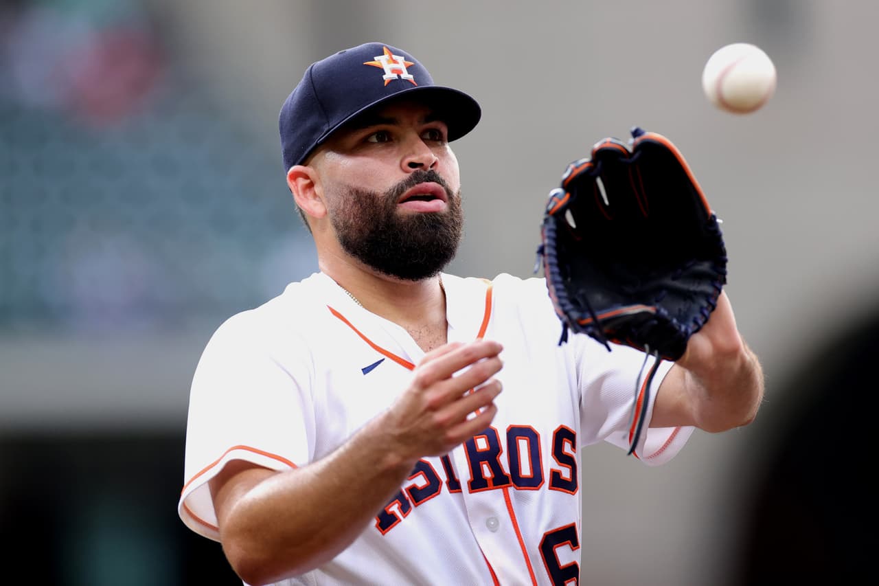 José Urquidy se apunta primer triunfo de la temporada