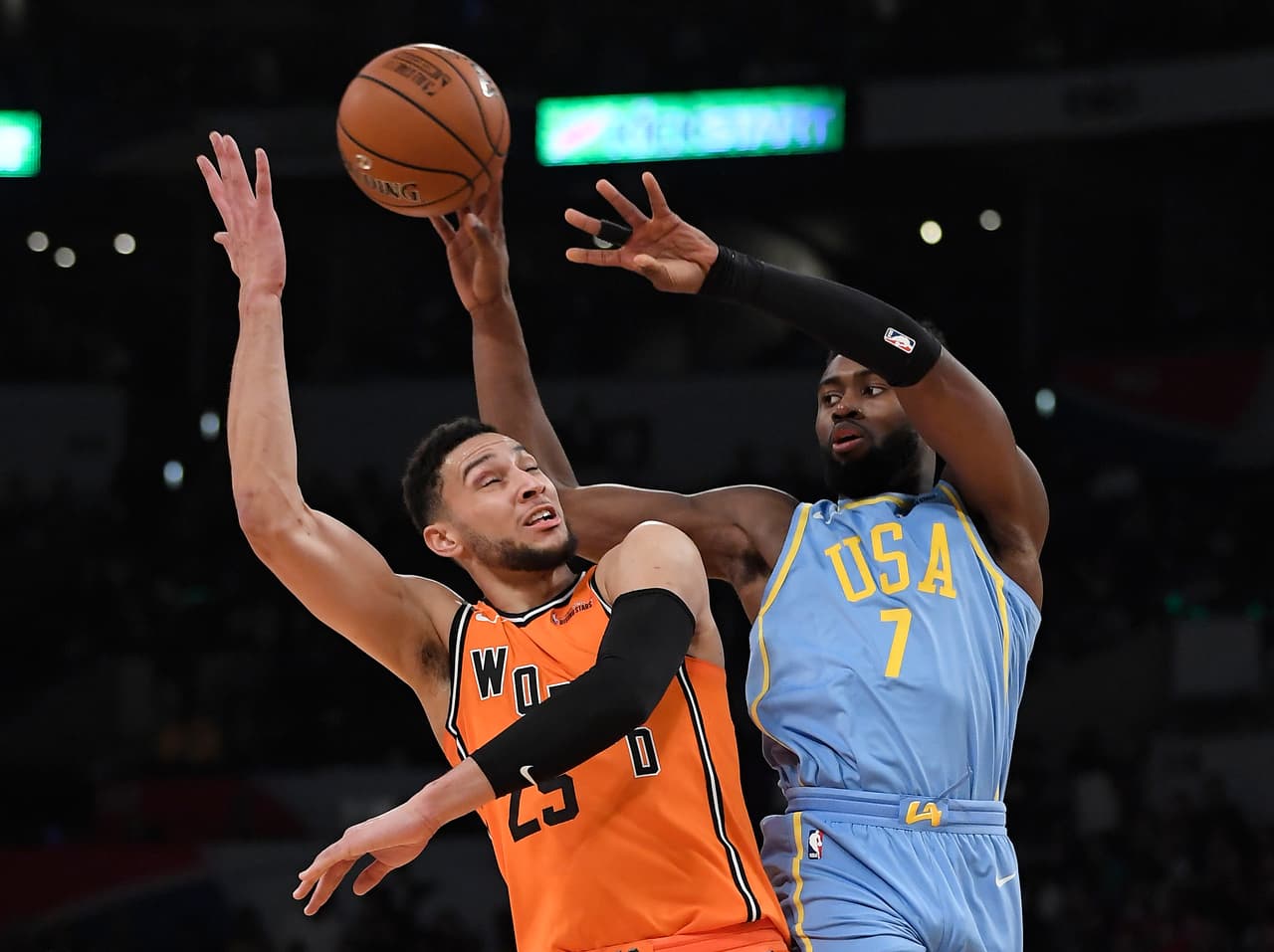 En la victoria del equipo Resto del mundo por 155-124 sobre la escuadra de Estados Unidos en el partido de Estrellas del Futuro.