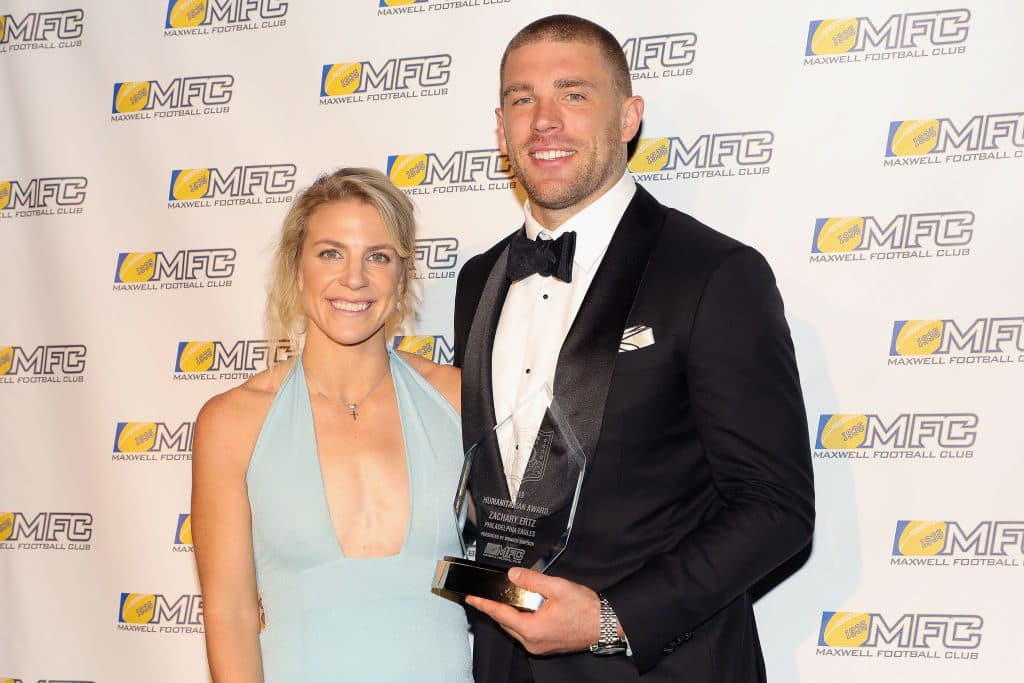 La futbolista Julie Ertz y su esposo Zach Erts, jugador de Philadelphia Eagles.