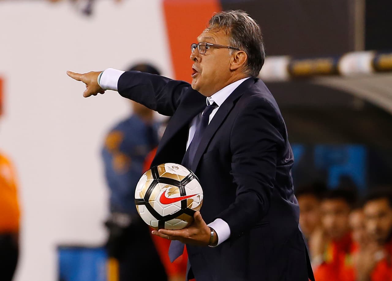 Con el ‘Tata’, Argentina disputó la final de la Copa América 2015 que perdió en penales ante Chile, un años más tarde se le presentó la revancha en la Copa América Centenario, pero volvió a caer ante el conjunto chileno y dejó las riendas de la selección.