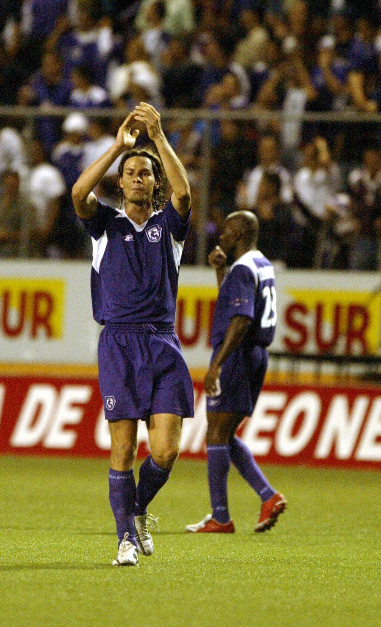 Sin embargo, Víctor Cordero y Ronald Gómez le dieron la victoria al equipo morado por 2-0, diferencia importante para el partido de visitante.