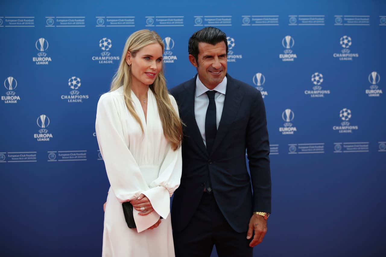 El ex futbolista portugués Luis Figo se presentó con su esposa Helen Svedin.