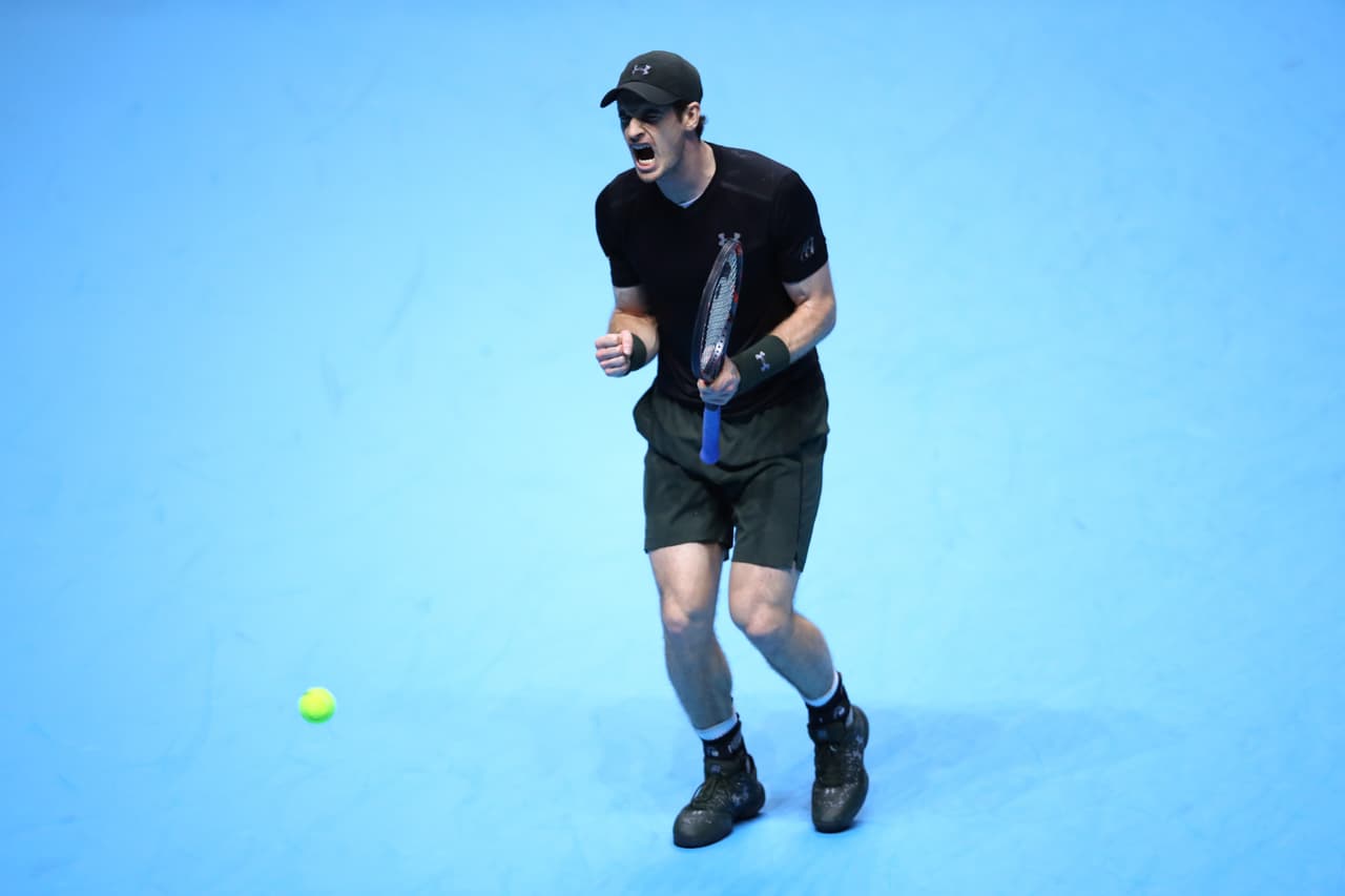 Sin apenas notar el esfuerzo de las tres horas y 38 minutos de la semifinal contra el canadiense Milos Raonic, ni las nueve horas y 57 minutos de toda la batalla de la liguilla, casi tres horas y media más que su rival, Murray dominó el encuentro para ganar su noveno título esta temporada, el quinto consecutivo y el 44 de su carrera.