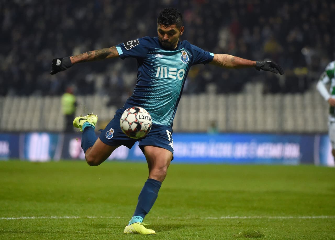 Una de las grandes sorpresas ocurrió cuando el Bayern Leverkusen eliminó al Porto (5-2 global) en Dieciseisavos de Final.