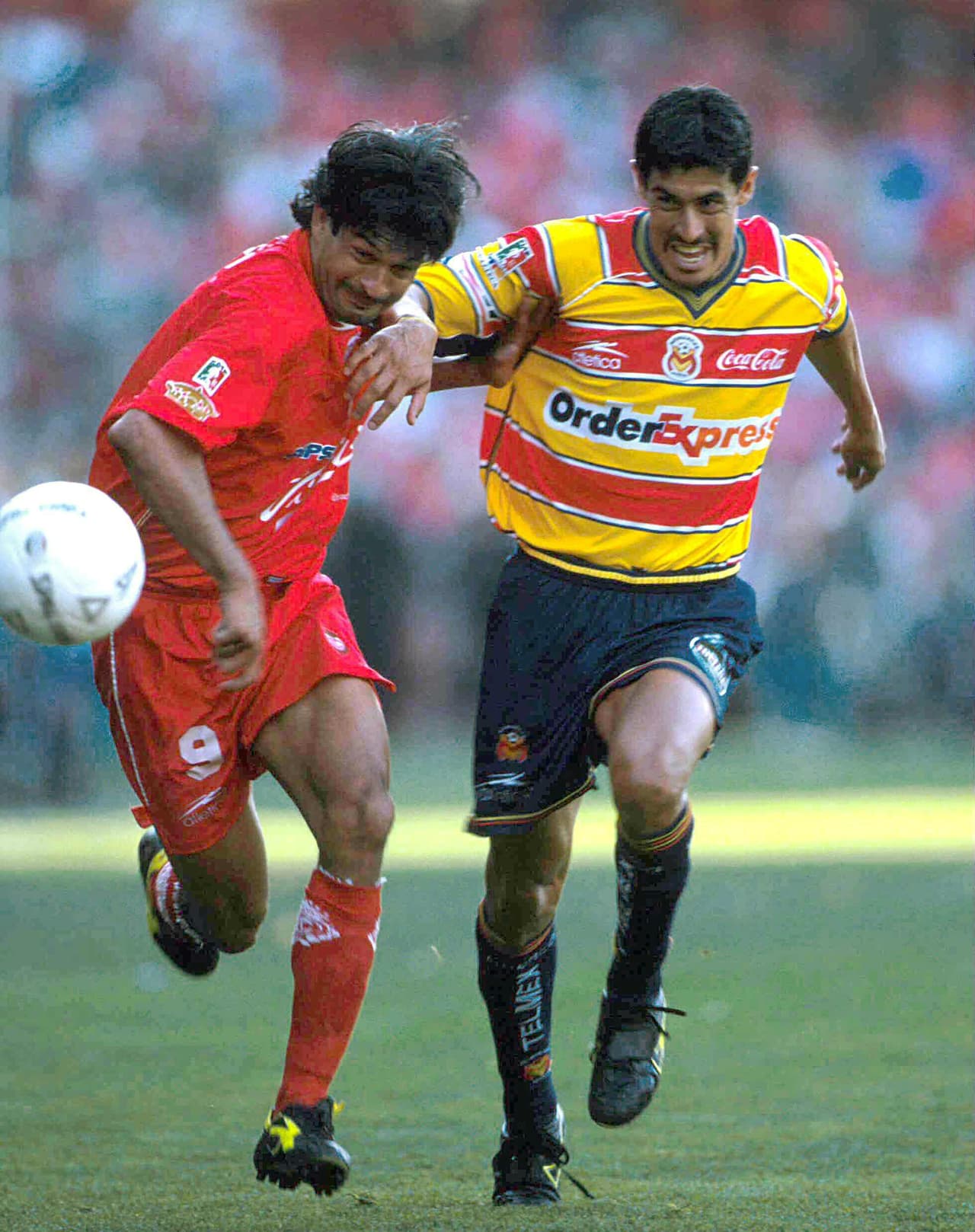 José Saturnino Cardozo, su actual técnico, era su figura y anotó la increíble cifra de 29 goles en el campeonato regular (en la Liguilla hizo siete más) y Toluca finalizó en segundo sitio del torneo regular con 41 puntos.