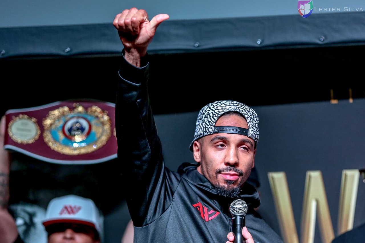 Andre Ward y Sergey Kovalev no tuvieron dificultad para dar las 175 libras de los semicompletos para la revancha en la que estarán en juego los títulos semicompletos de la FIB, OMB y AMB. Hay que recordar que el estadounidense Ward le arrebató dichas coronas al ruso en noviembre pasado.