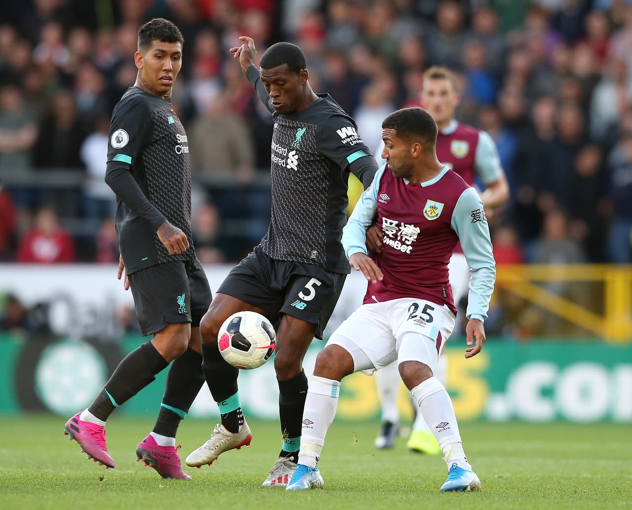 Liverpool superó 3-0 al Burnley en Turf Moor con goles de Sadio Mané, Roberto Firmino y autogol de Chris Wood. Los Reds continúan con paso perfecto tras 4 fechas en la Premier League.