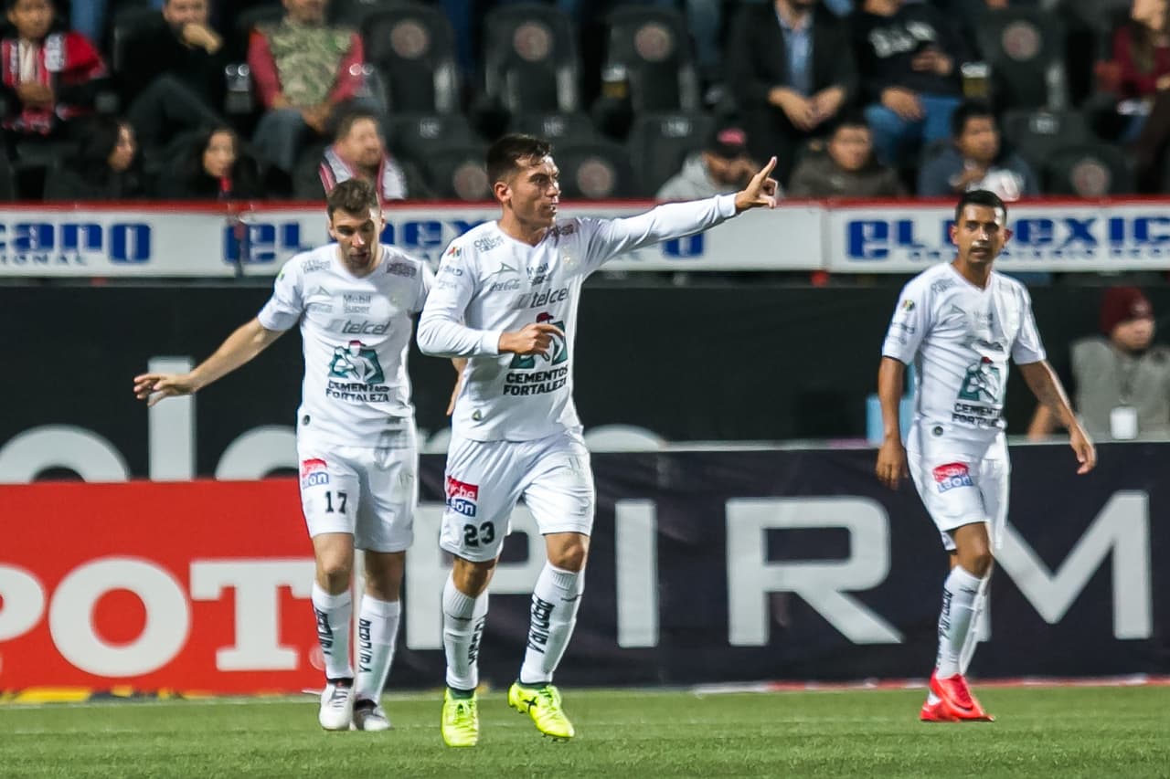 El gol llegó tras una gran jugada de pared que descolocó a la defensa rival. Cornejo se plantó frente al arquero y lo fusiló con un disparo cruzado.