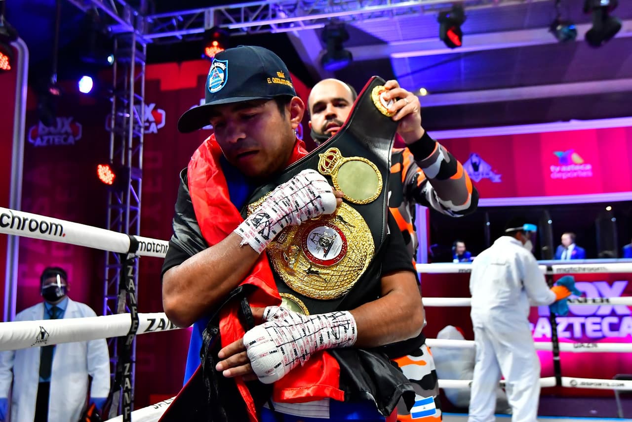 El nicaragüense retuvo el título Supermosca de la Asociación Mundial de Boxeo por decisión unánime. Con tarjetas de 118-110, 116-112 y 117-111, el retador hizo un combate serio, pero no le alcanzó.