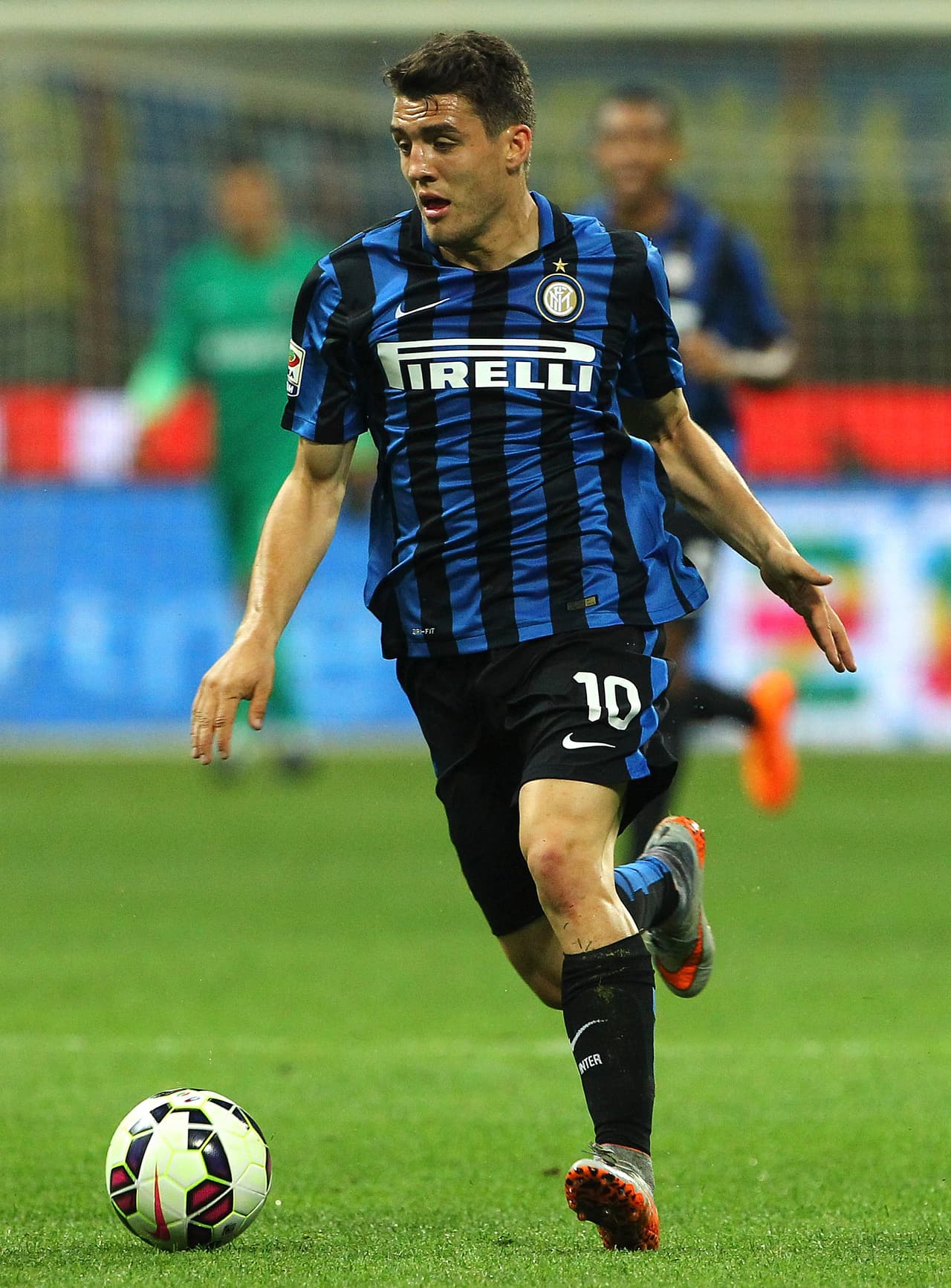 Real Madrid hace oficial el fichaje del mediocampista croata Mateo Kovacic