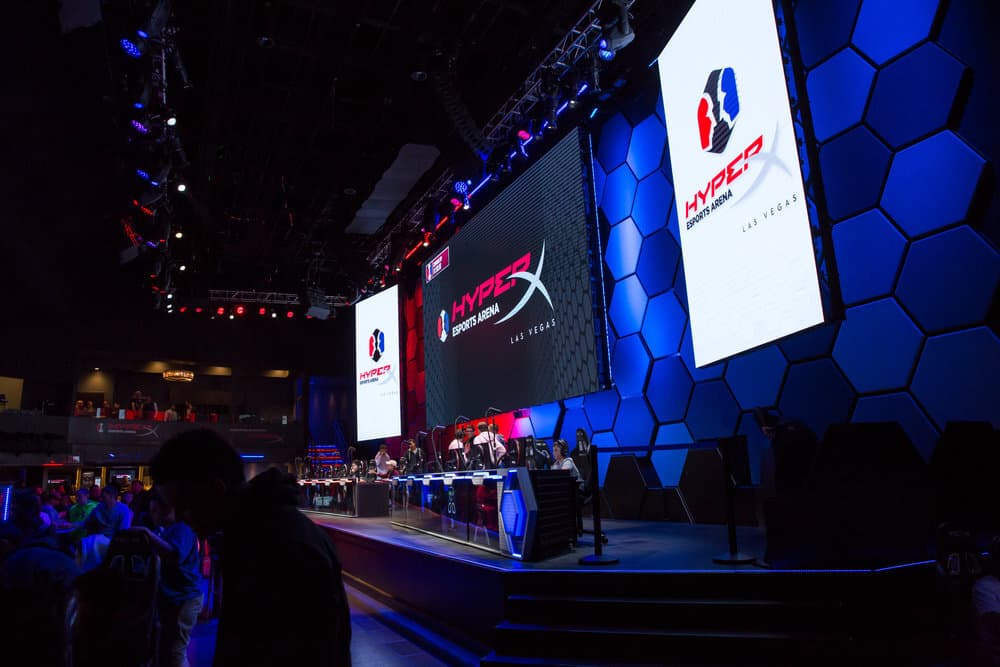 Miles de aficionados lo abarrotan para ver competir a sus ídolos normalmente.