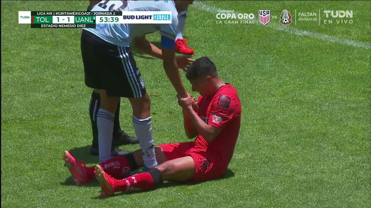 ¡TIRO ATAJADO! disparo por Kevin Castañeda.