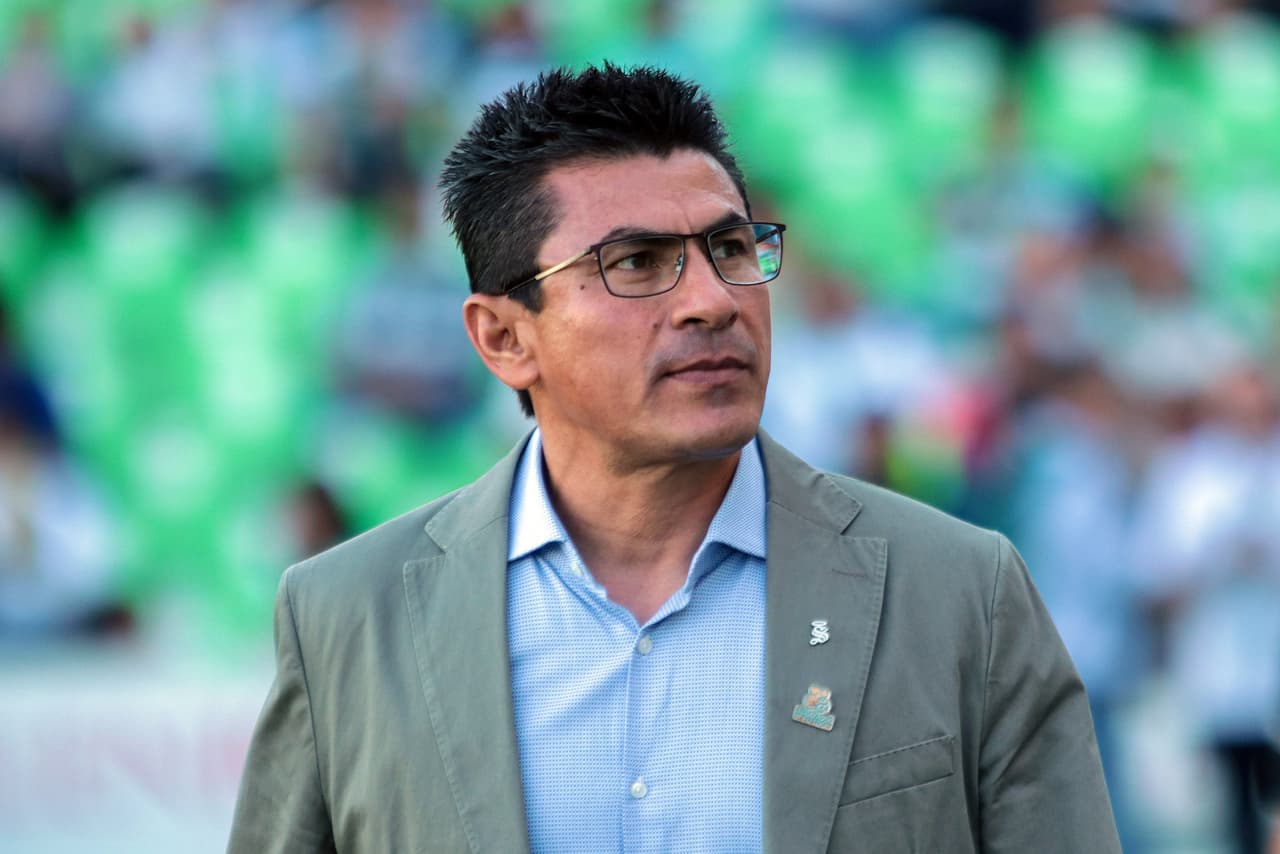Luego de la repentina destitución de Salvador Reyes como entrenador Rubén Duarte es el director técnico de Santos, y estaba listo para tomar las riendas para el juego de la Jornada 13 del Clausura 2019 Santos Laguna y Tuzos del Pachuca.