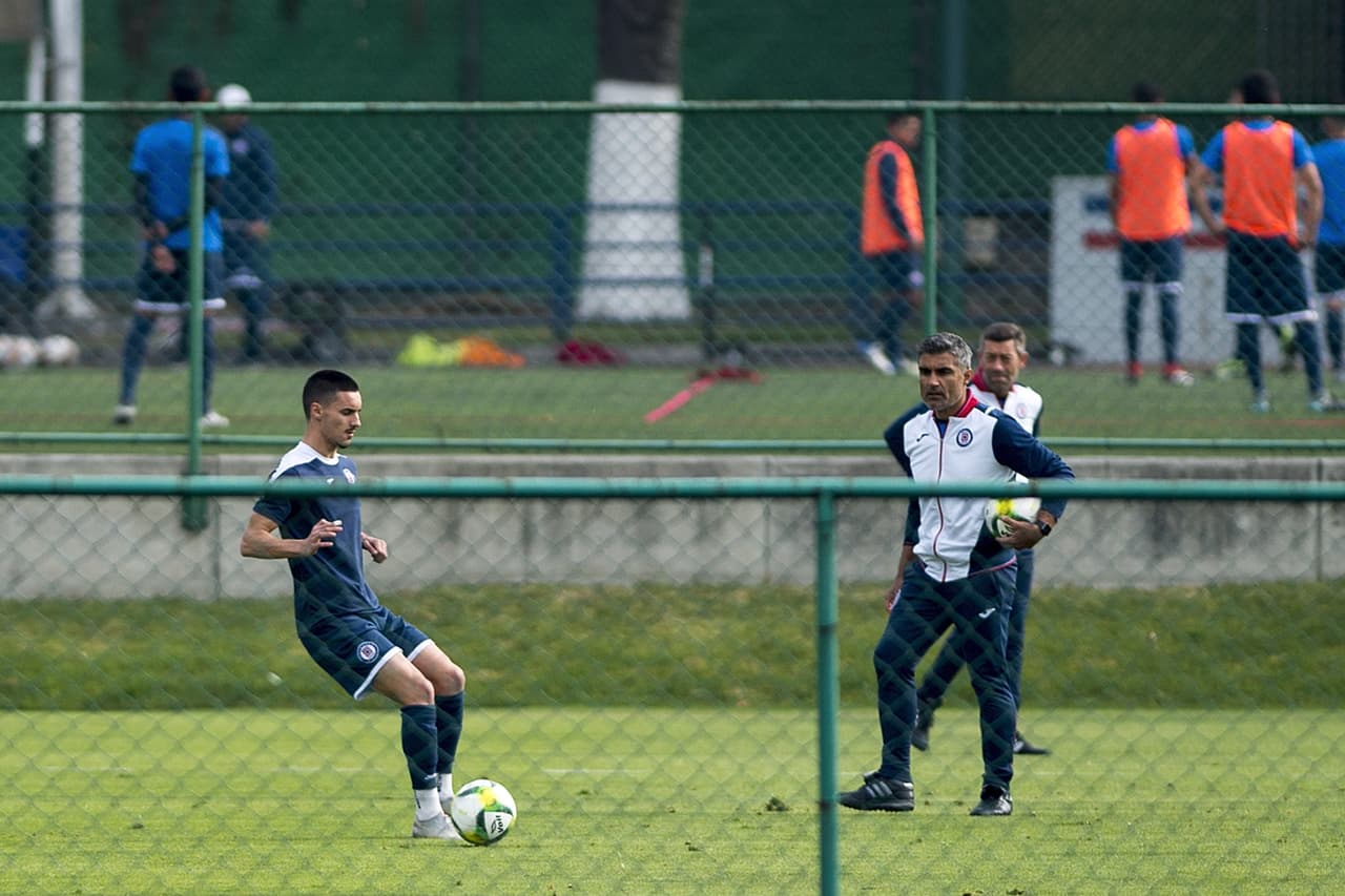 Cruz Azul vive un momento amargo porque apenas lleva un punto de seis posibles en el Clausura 2019 y por eso trabaja constantemente en las prácticas en la Jornada 3 contra Tigres UANL.