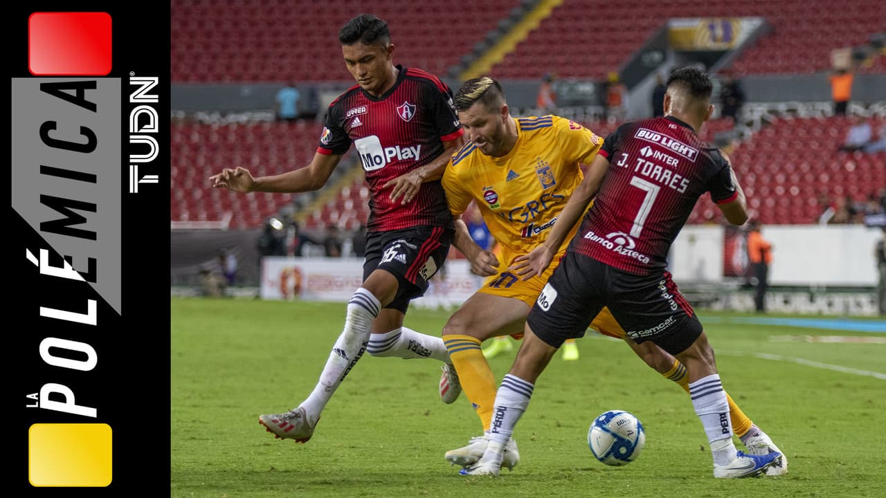 ¿El protegido? Gignac dio feo planchazo y apenas lo amonestaron