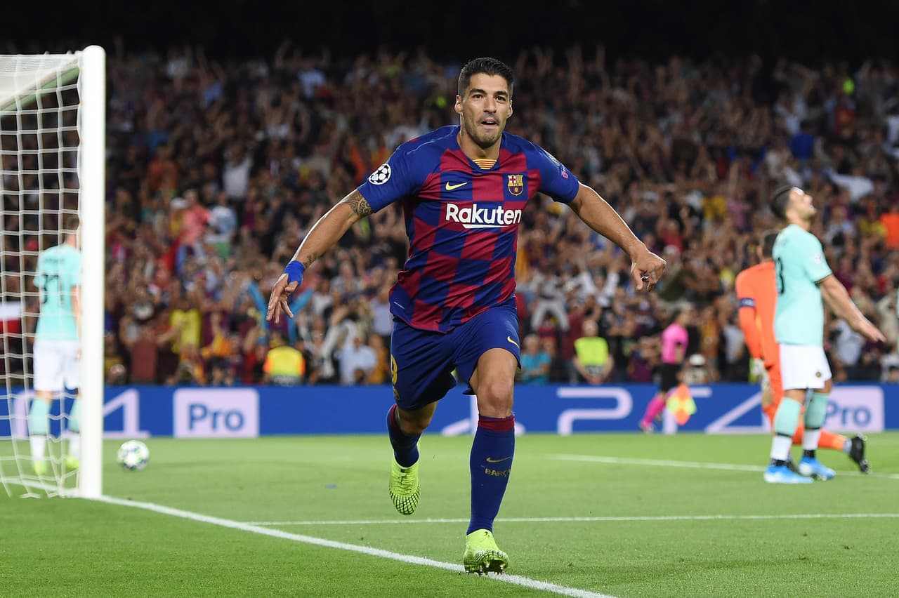 Se hizo acreedor de la Bota de Oro al anotar 59 goles en 53 partidos; 40 de ellos fueron en Liga. Suárez anotó en su primer partido de Liga.