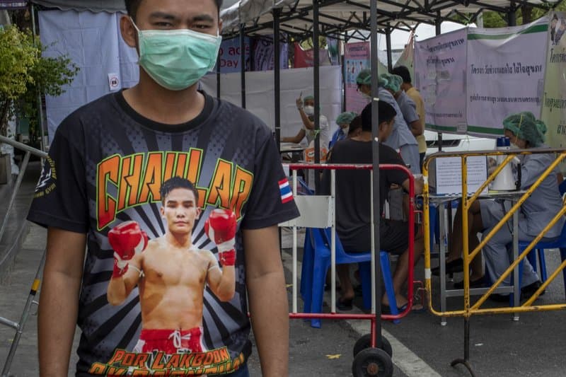 Duelo de kickboxing propaga el coronavirus en Tailandia