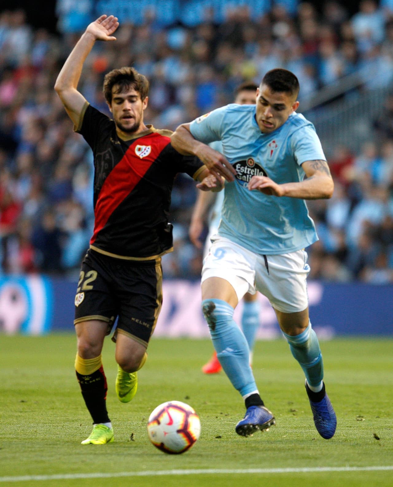 Rayo Vallecano descendió y Celta de Vigo conservó la categoría.