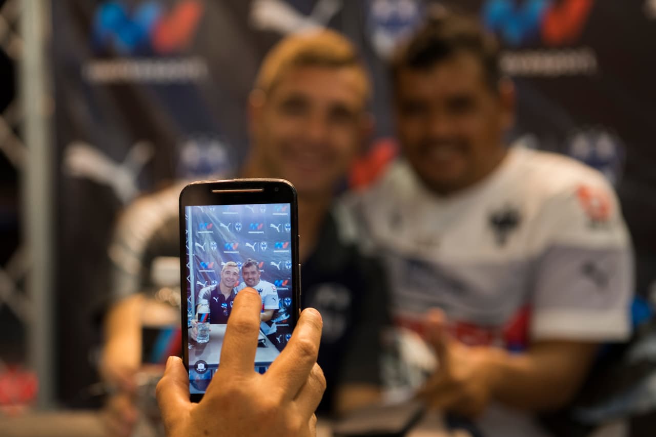 Sin embargo, eso no fue impedimento para que los fanáticos se emocionaran con su presencia.