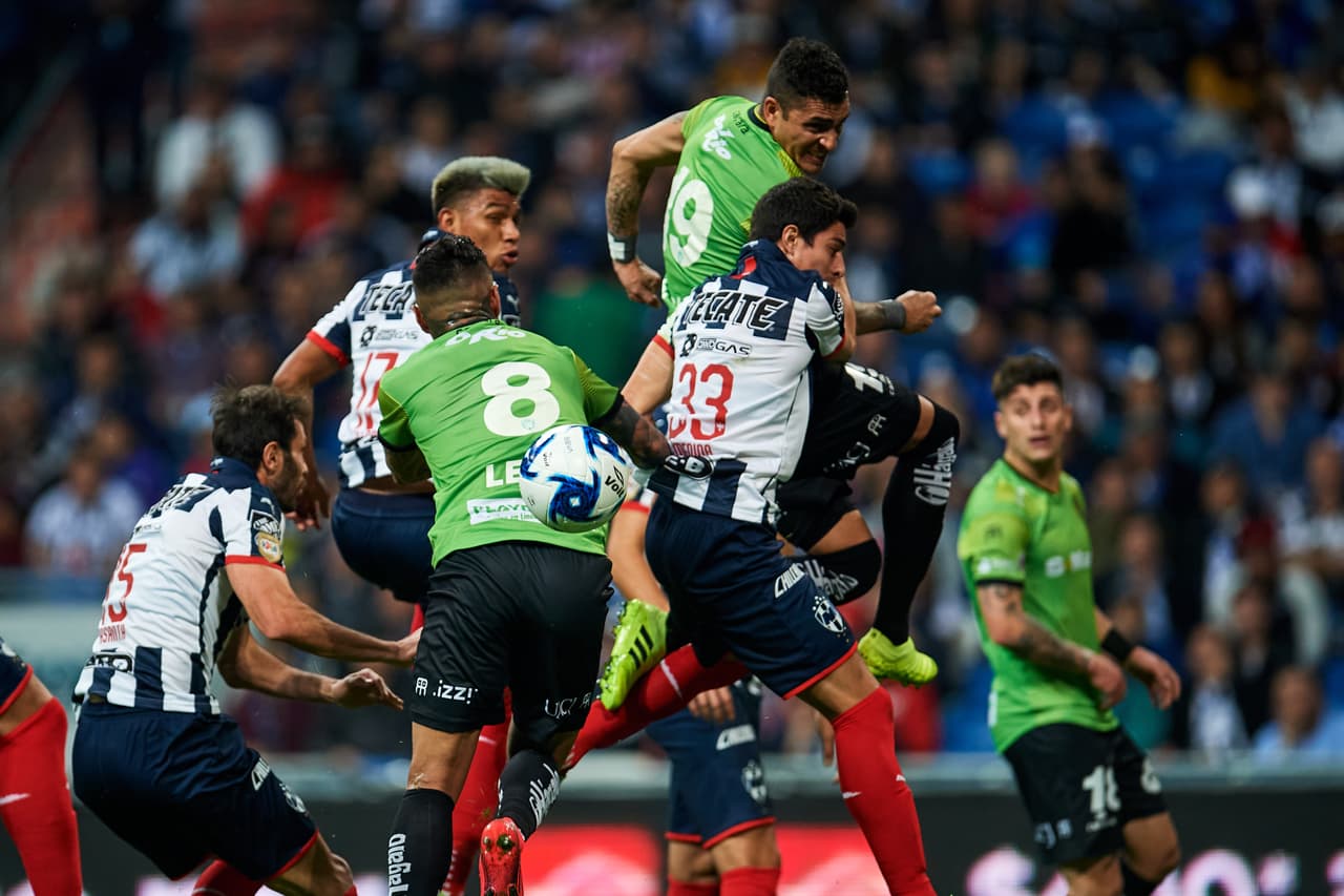 El partido tuvo un buen inicio pues se presentaron diversas oportunidades donde ambos mostraban intenciones ofensivas.