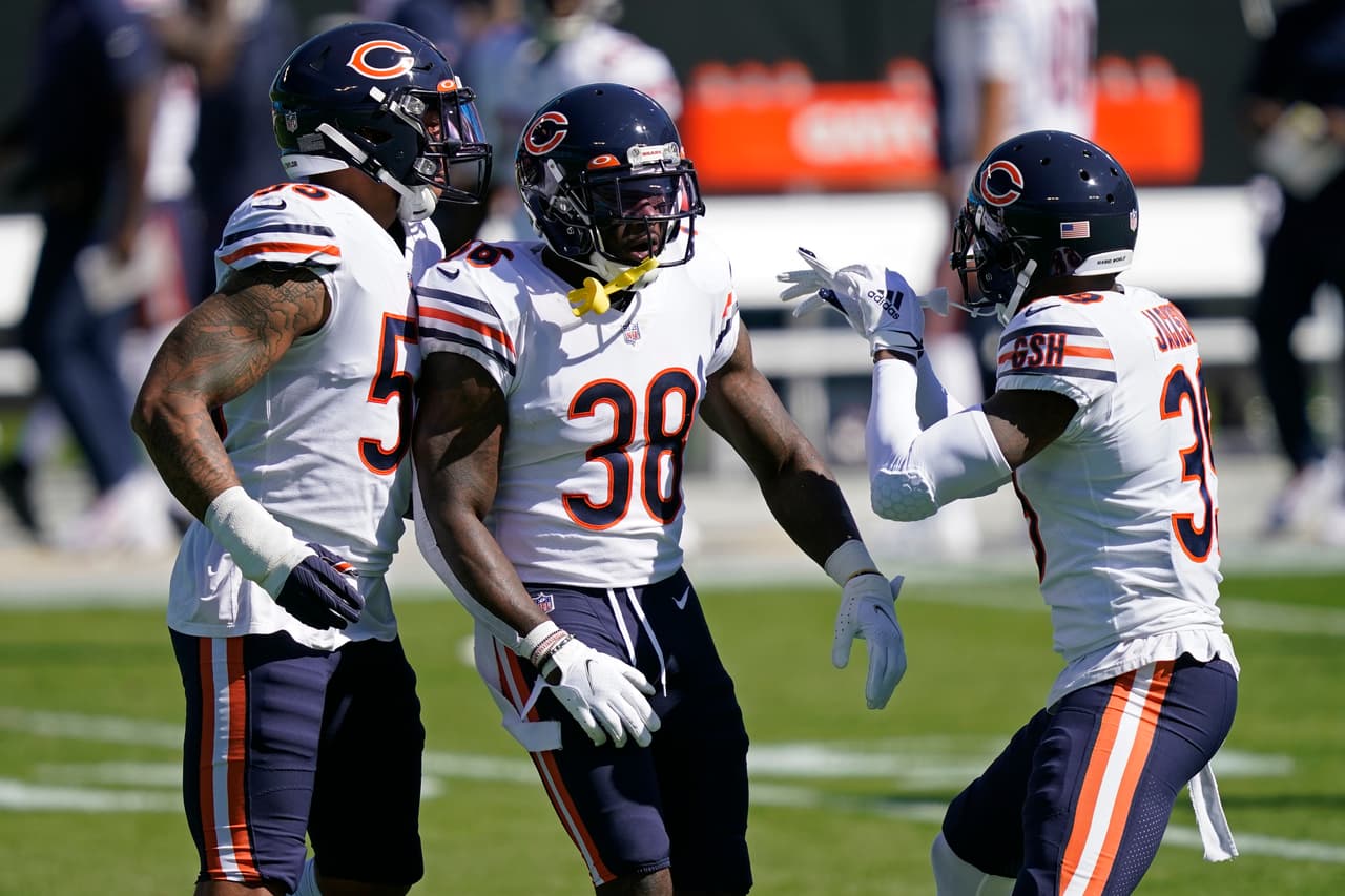 Los Chicago Bears dominan a los Panthers y vencen 23-16.