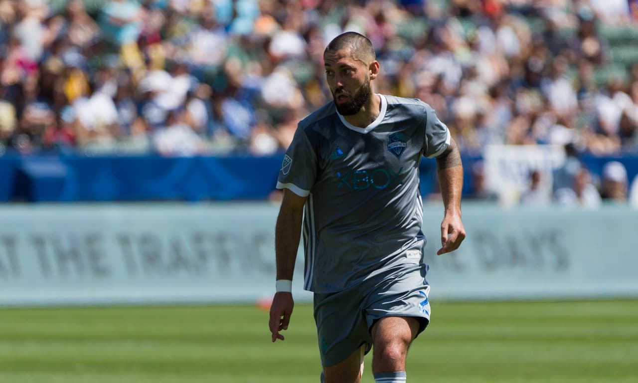 Clint Dempsey está a su máximo potencial, y lo demostró el domingo frente a LA Galaxy. El texano -que superó problemas cardíacos que lo afectaron en 2016- es el auténtico dueño en la cancha de los Seattle Sounders que pasean este año su título de campeón por toda la geografía norteamericana. (USA Today Images)
