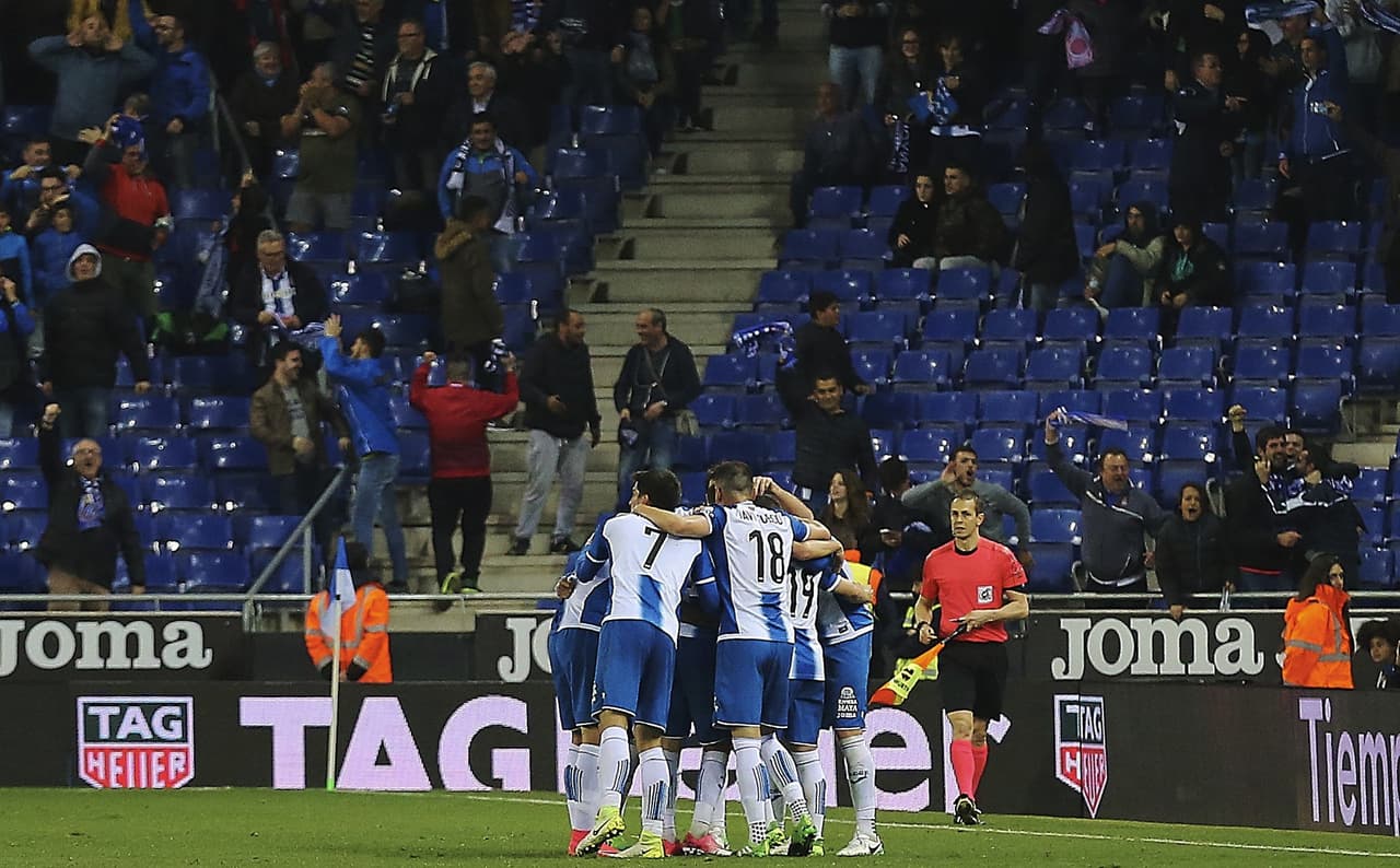 El gol del empate, que consolidó la actitud del Espanyol tras el penal polémico, llegó al minuto 87 por intermedio de Javi Fuego tras cazar un rebote en el área del Betis y un remate de pierna derecha que no pudieron sacar en la línea.