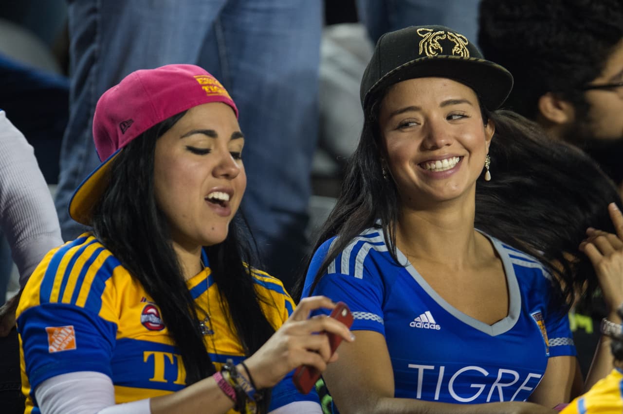 Colorido de afición en la ida de cuartos