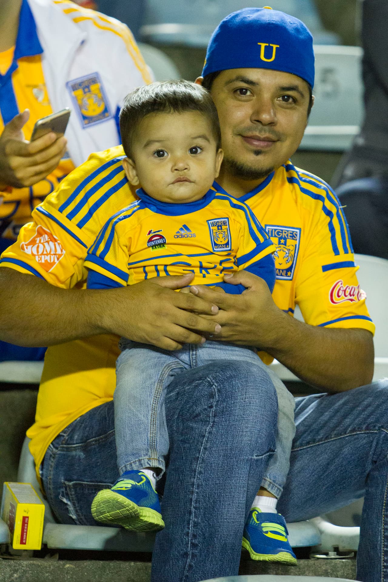 Colorido de afición en la ida de cuartos