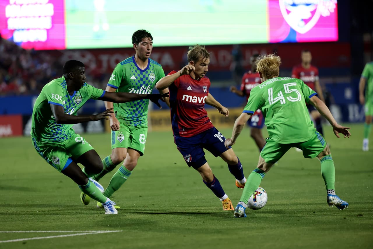 FC Dallas superó por 2-0 a un Seattle Sounders FC que usó una alineación muy alternativo, tras ganar la Liga de Campeones de la Concacaf.
<br>