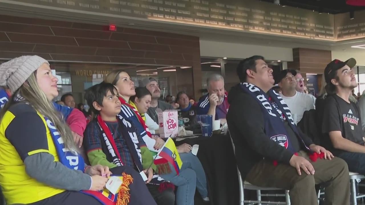 Aficionados al fútbol se reunieron en el estadio del FC Dallas para seguir el sorteo mundialista