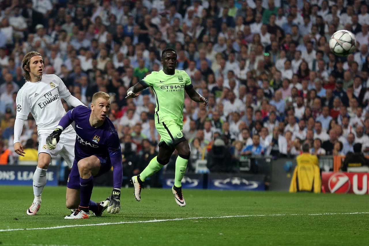 Luka Modric también estuvo muy cerca de anotar el segundo en una jugada personal donde remató ante la salida de Hart.
