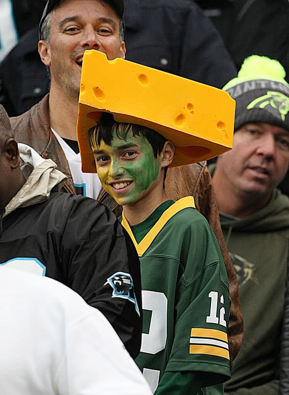 El juego entre Carolina y Green Bay de la semana 9 de la NFL tuvo varias imágenes que no se vieron en primera instancia, aquí te presentamos las mejores de ellas.