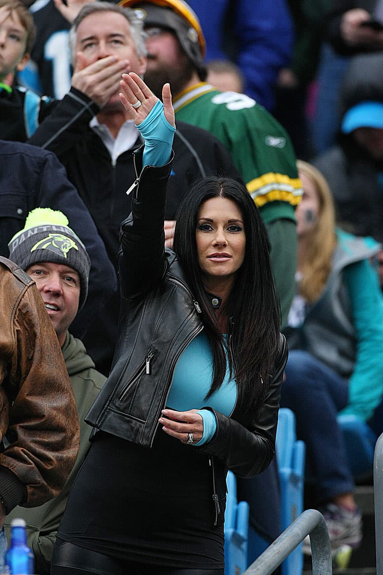 El juego entre Carolina y Green Bay de la semana 9 de la NFL tuvo varias imágenes que no se vieron en primera instancia, aquí te presentamos las mejores de ellas.