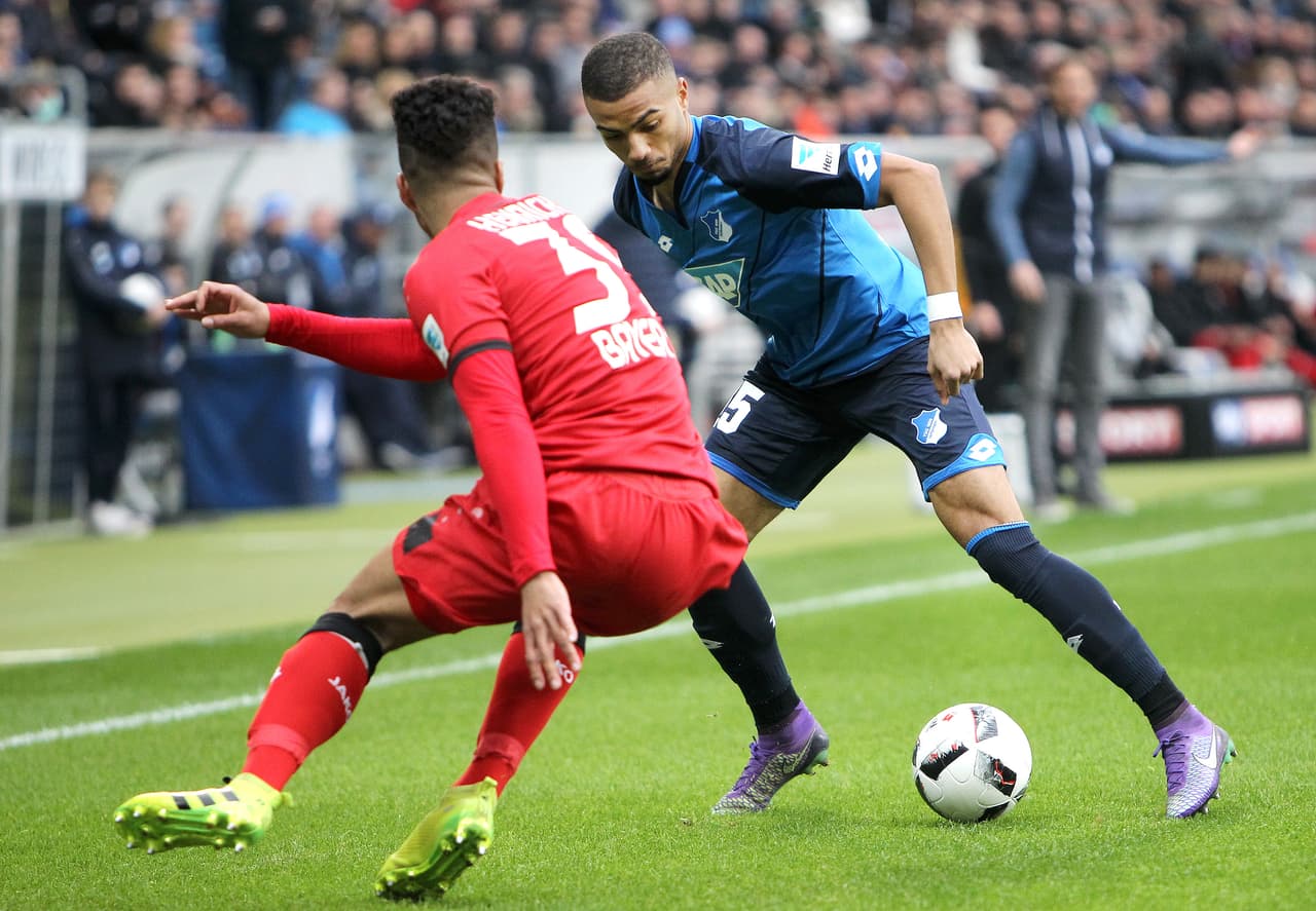 Hoffenheim salió con mayor convicción para el segundo tiempo y generó más peligro en el arco rival. De apoco 'cocinaban' el gol.