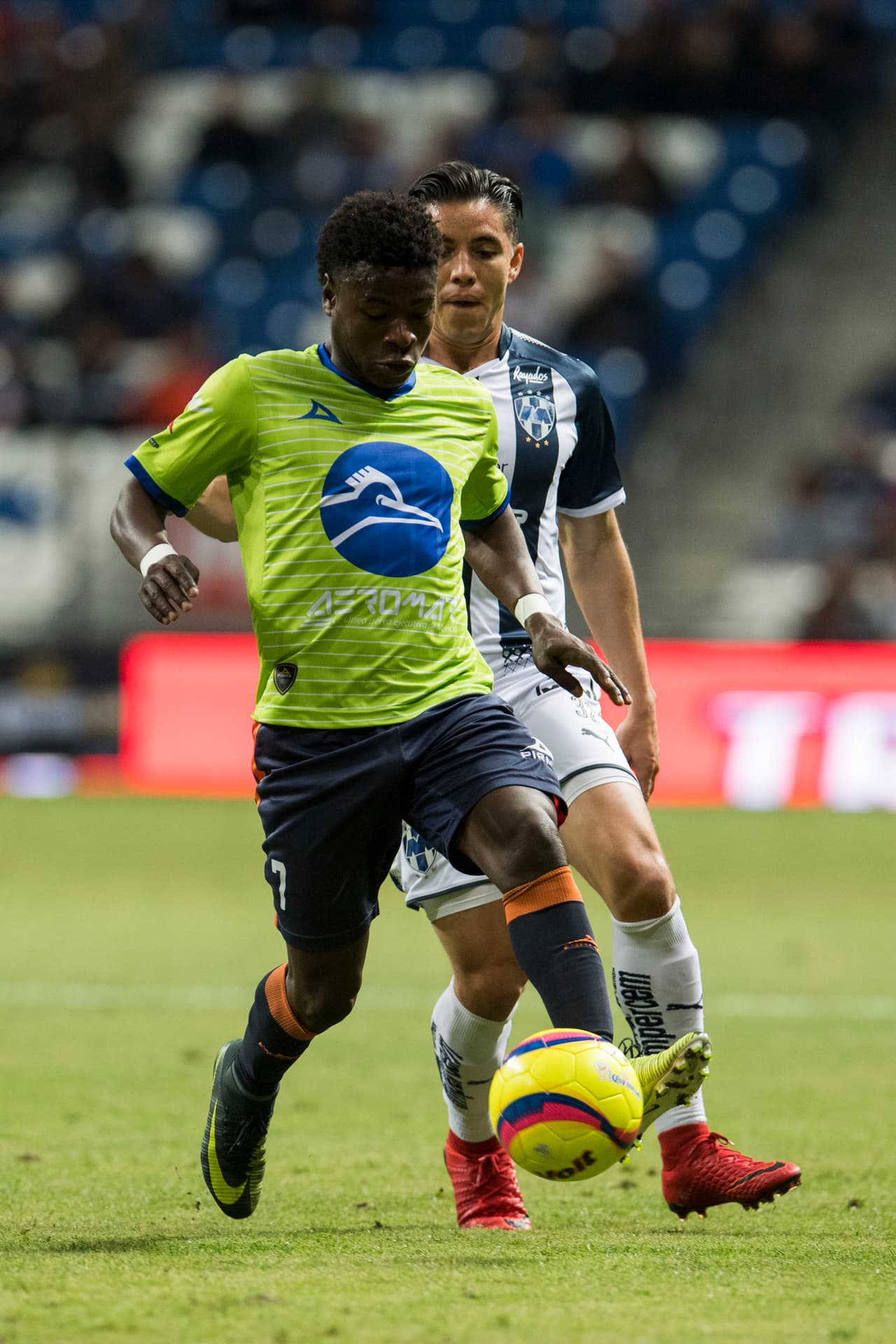 Los visitantes empujaron en el comienzo del segundo tiempo y muy pronto llegó su recompensa.