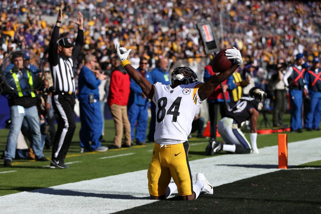 En acciones del segundo cuarto, el 'Big Ben' volvió a atacar en la zona final de los Ravens. Se conectó con Antonio Brown en pase de 6 yardas para ampliar a 14-3 la ventaja.