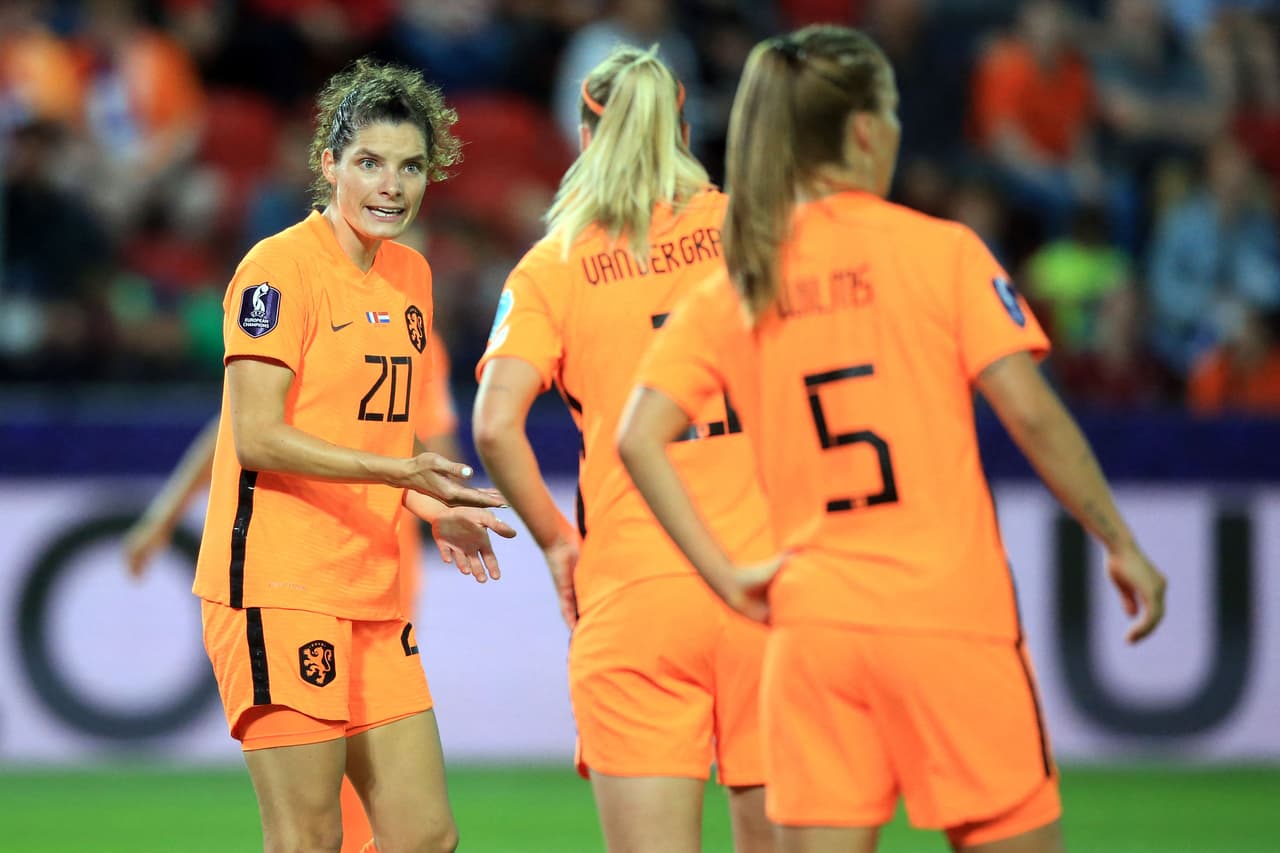 Holanda también tuvo algunas opciones de gol, pero tampoco la supo capitalizar.
<br>