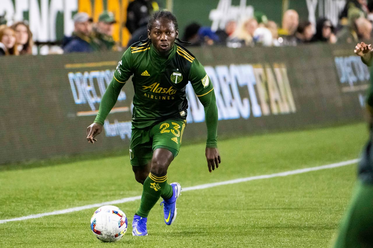 El personaje de la noche otra vez fue Yimmi Chará: el colombiano sirvió un centro perfecto para que el defensor Bill Tuiloma marcara el único tanto del partido.
<br>